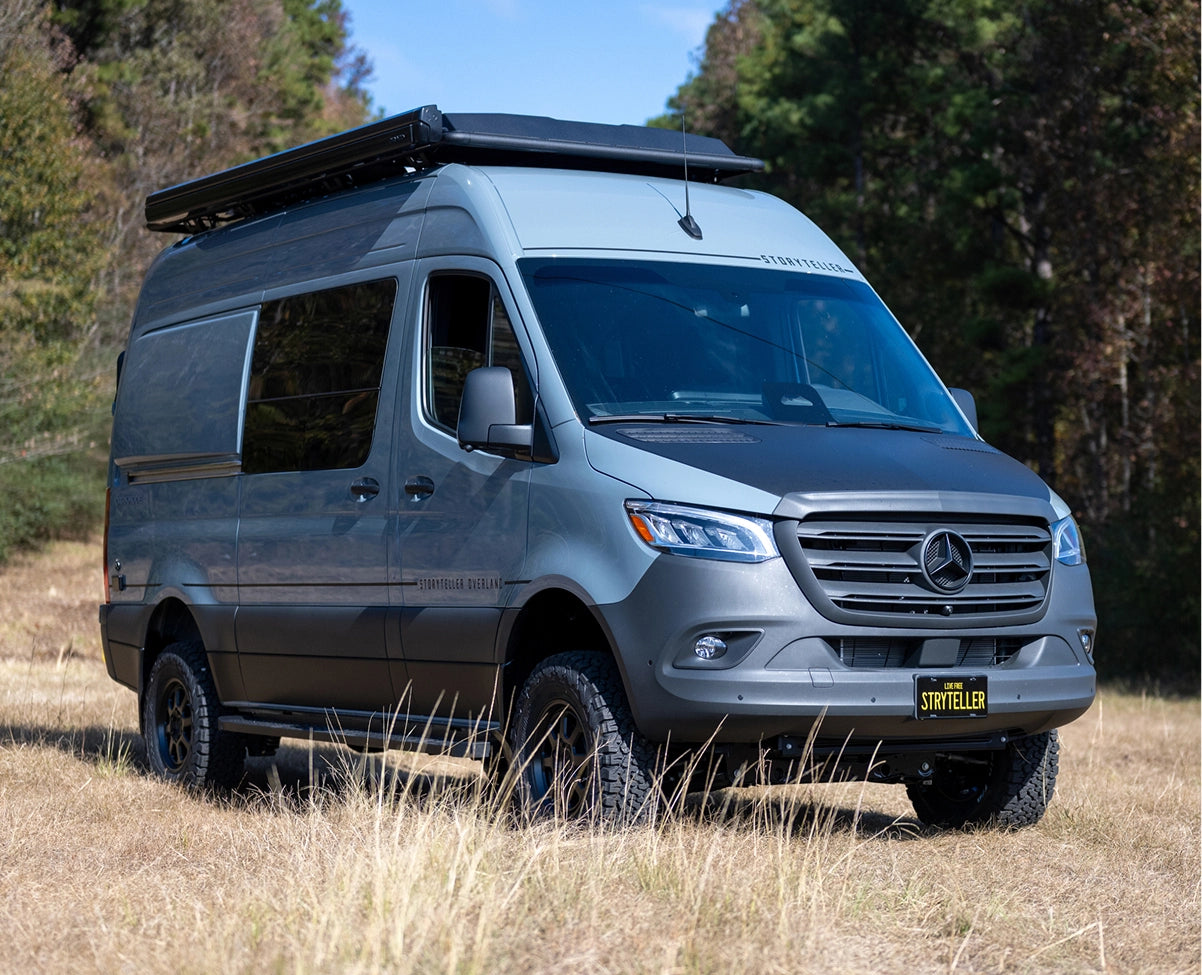 Storyteller Adventure Van DARK MODE in Nature