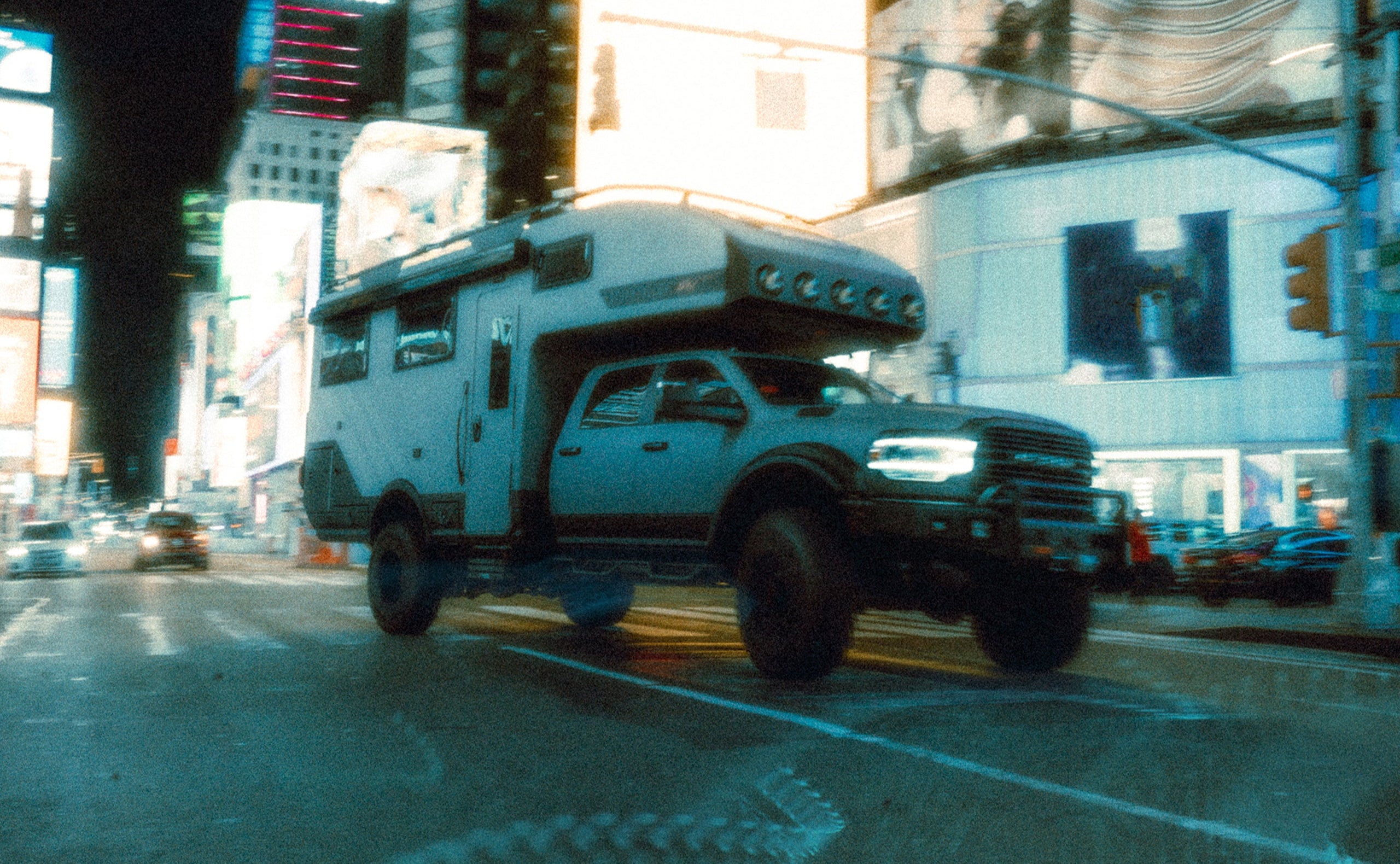 Storyteller Overland GXV HILT Takes on NYC