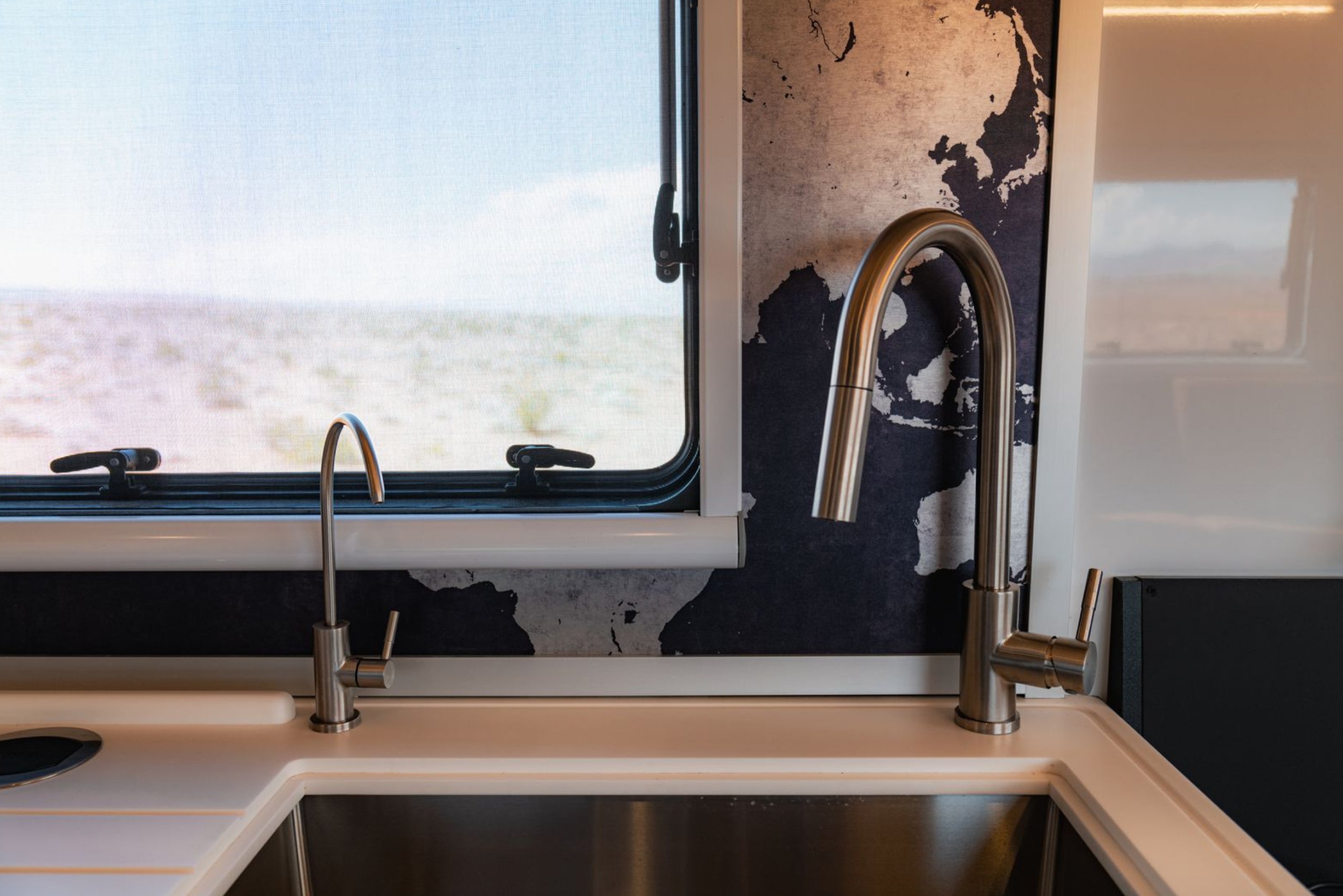 Storyteller Overland GXV HILT Kitchen
